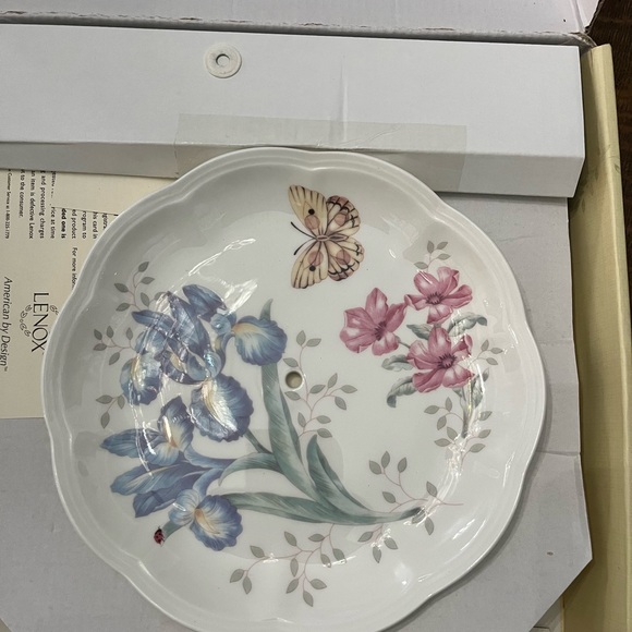Lenox butterfly meadow 3 tiered server brand new and never used in the box. - Picture 4 of 9